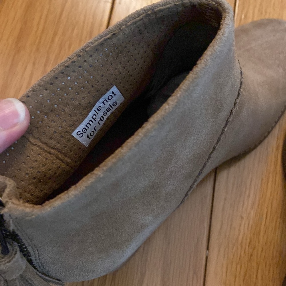 NEW without box TOMS Leila Bootie in Toffee Suede size 6- marked as sample - Picture 7 of 11